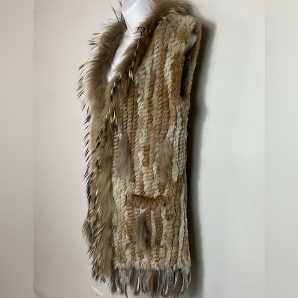 Gaby & Eden Rabbit And Raccoon Fur Vest - Picture 6 of 13